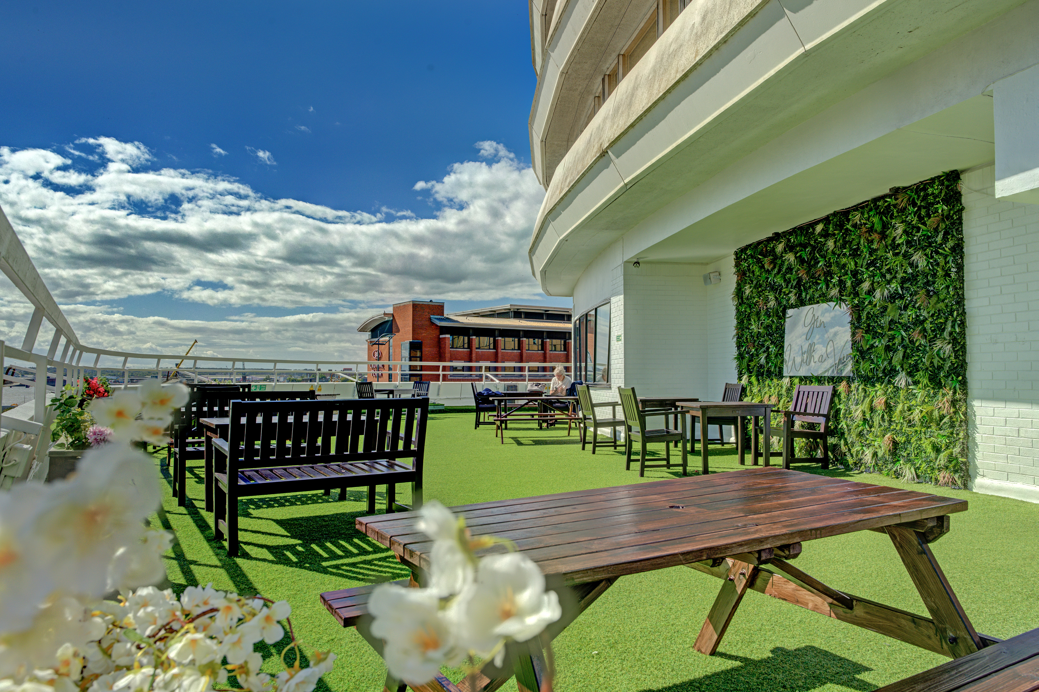 Vu Terrace Outdoor Dining